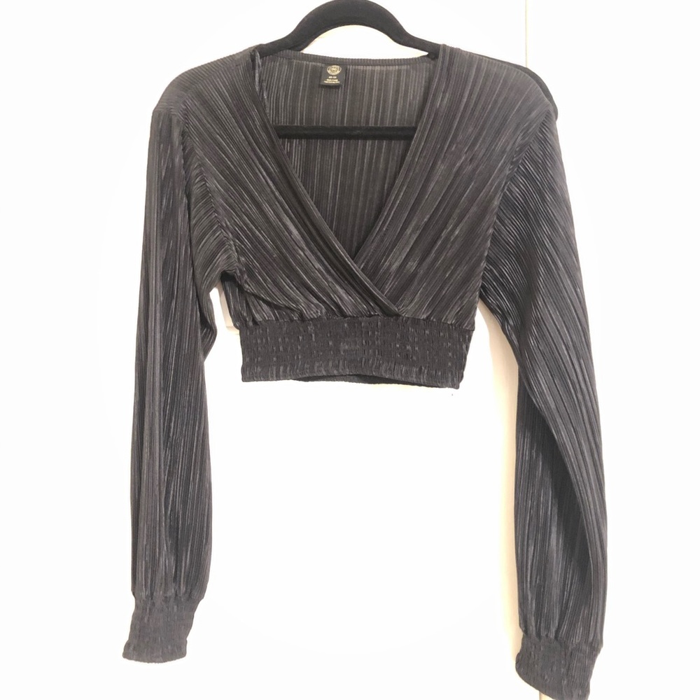 Crop wrap top